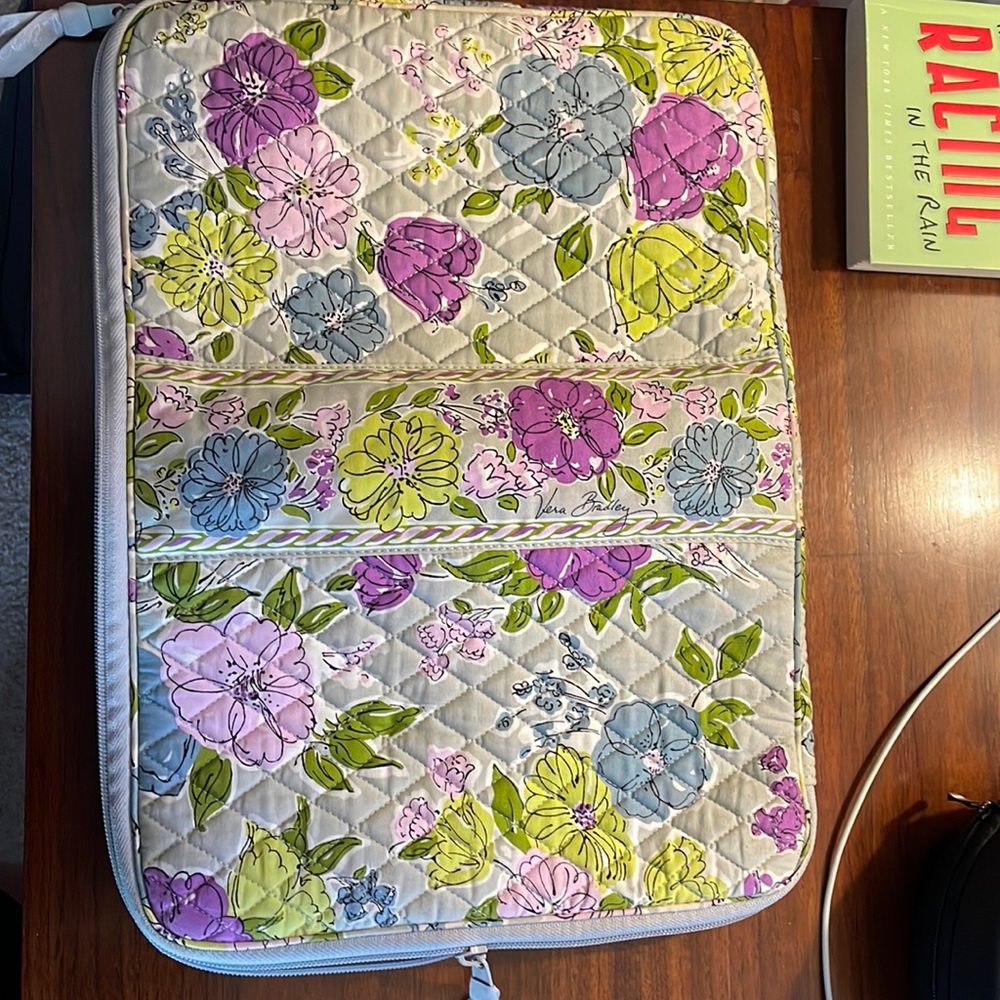 Like New Vera Bradley Laptop Case
